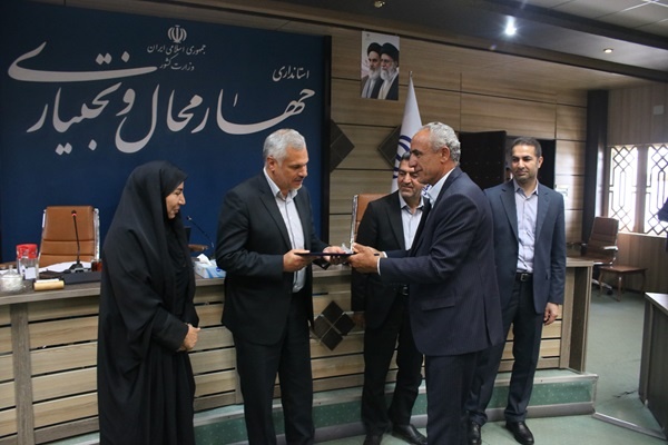 نسیم همدلی در فضای فرهنگ چهارمحال و بختیاری وزید/ اهدای کتاب و مشوق ساخت‌وساز کتابخانه