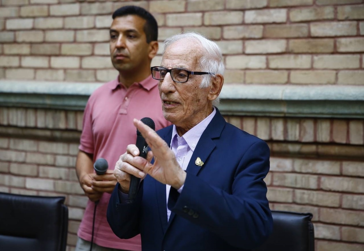 دور دنیا در ۱۰ سال