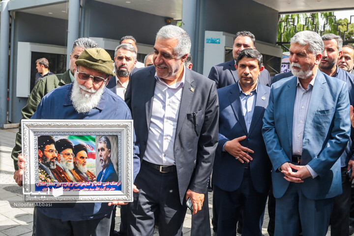 آیین بهره‌برداری از 10 کتابخانه سیار با حضور وزیر فرهنگ