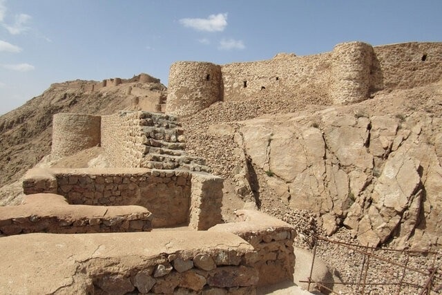 ما سفر برگذشتنی گذرانیم