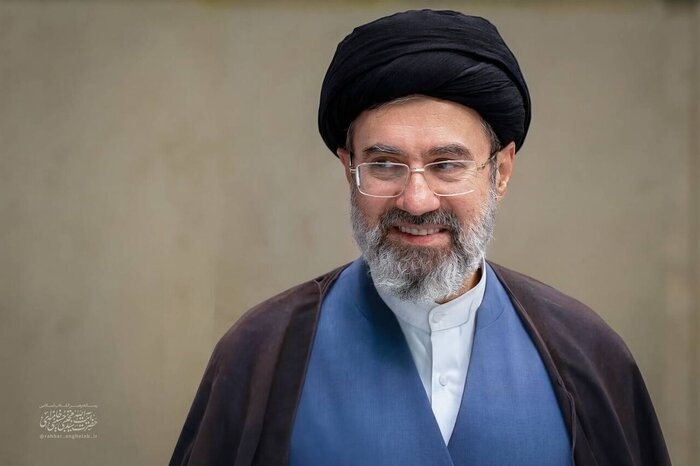مقام معظم رهبری: اهالی فرهنگ همچون فردوسی روایت خیزش عظیم ملت را در تاریخ، ماندگار کنند