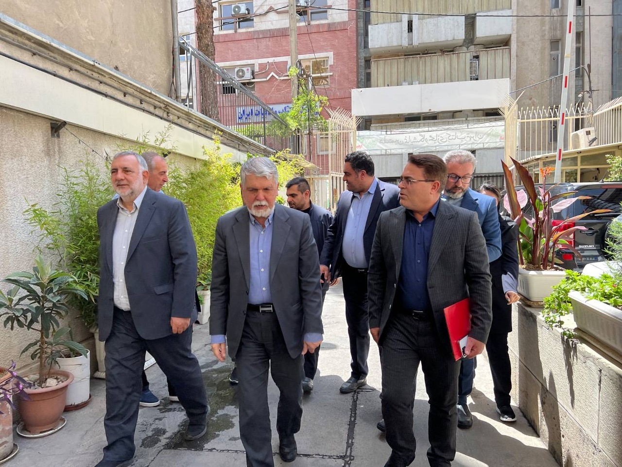 وزیر فرهنگ و ارشاد از ستاد اجرایی هفتمین نمایشگاه مجازی کتاب بازدید کرد