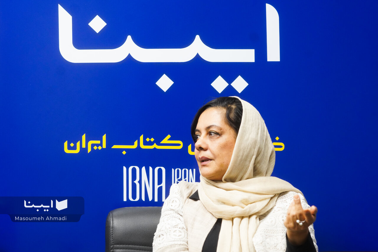 بر معرفی صداهای تازهی ادبیات جهان تاکید دارم بر معرفی صداهای تازهی ادبیات جهان تاکید دارم
