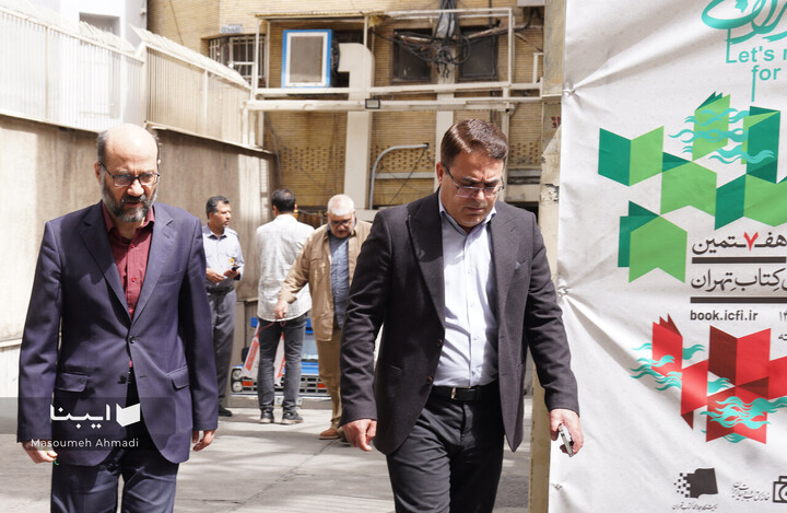 بازدید غلامرضا امیرخانی از ستاد اجرایی نمایشگاه مجازی کتاب تهران