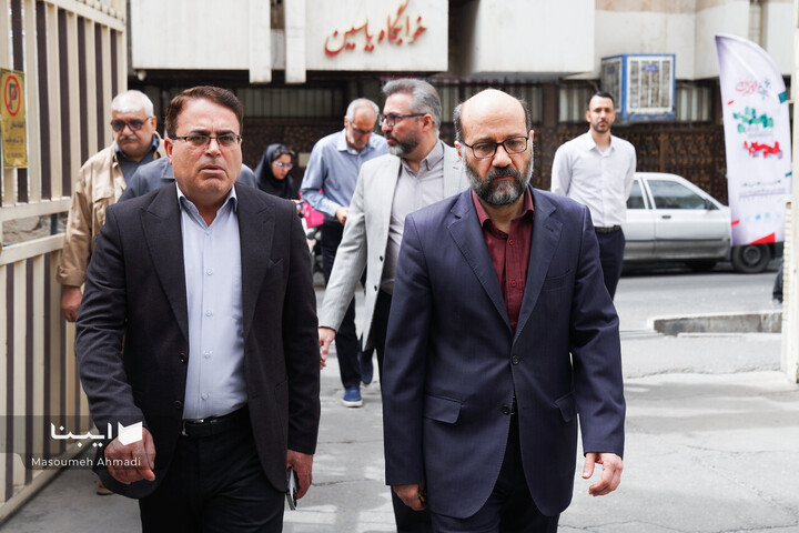بازدید غلامرضا امیرخانی از ستاد اجرایی نمایشگاه مجازی کتاب تهران