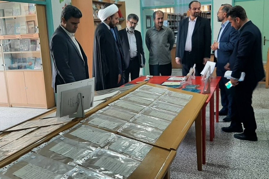 نمایشگاه اسناد تاریخی و نسخ خطی قاجاری در ۲ کتابخانه جاجرم برگزار شد