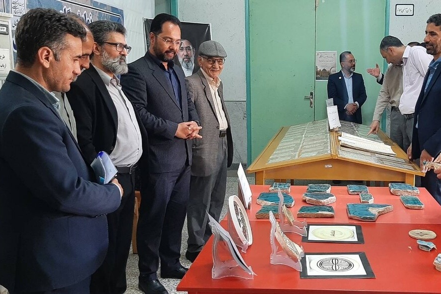 نمایشگاه اسناد تاریخی و نسخ خطی قاجاری در ۲ کتابخانه جاجرم برگزار شد
