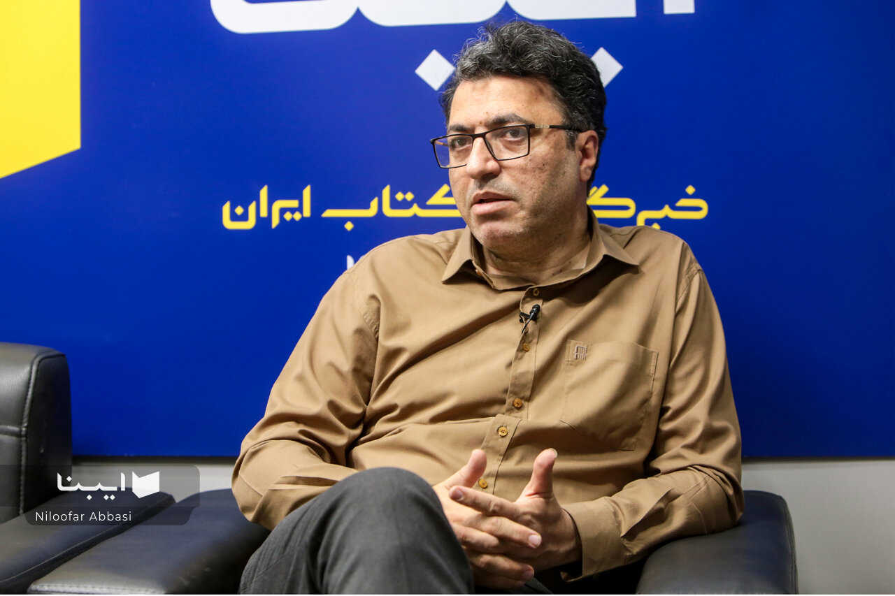 استاد تمام‌هایی داریم که حتی یک کتاب هم ندارند