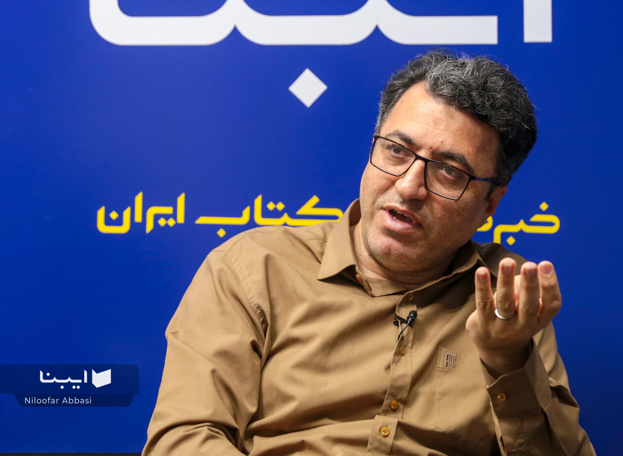 استاد تمام‌هایی داریم که حتی یک کتاب هم ندارند