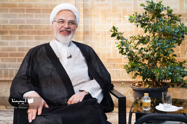 بازدید حمیدرضا ارباب سلیمانی از نمایشگاه مجازی کتاب