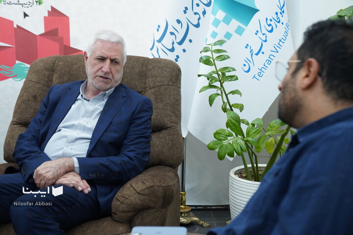 بازدید برزین ضرغامی از ستاد خبری نمایشگاه مجازی کتاب