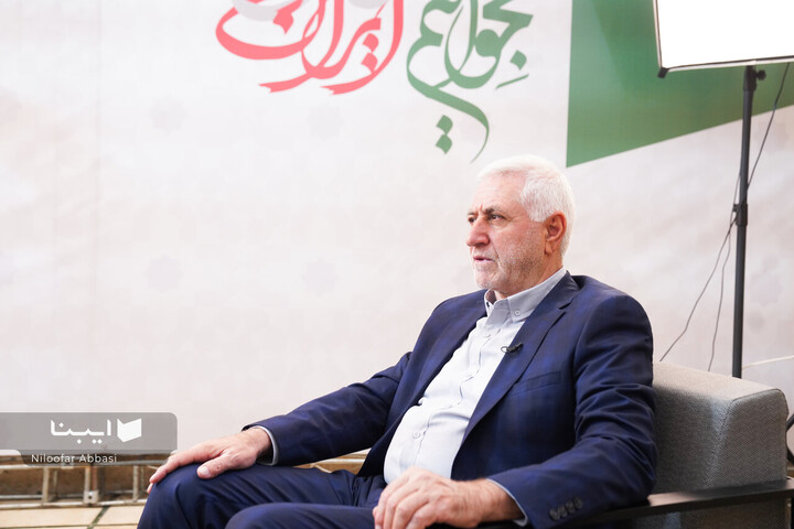 بازدید برزین ضرغامی از ستاد خبری نمایشگاه مجازی کتاب