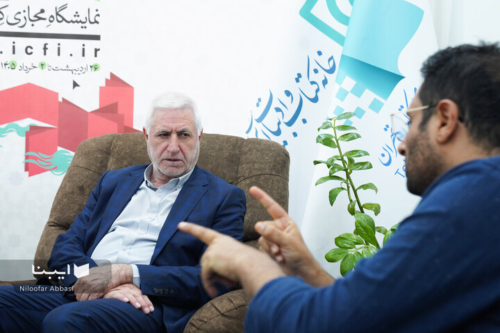 بازدید برزین ضرغامی از ستاد خبری نمایشگاه مجازی کتاب