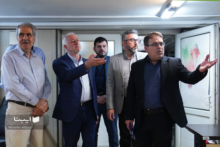 بازدید برزین ضرغامی از ستاد خبری نمایشگاه مجازی کتاب