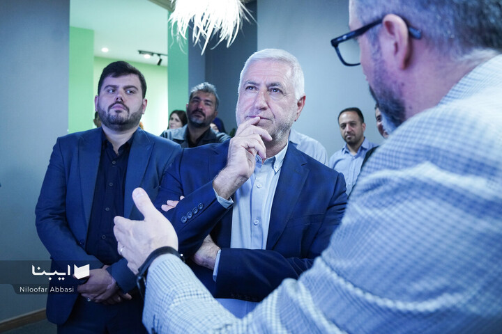 بازدید برزین ضرغامی از ستاد خبری نمایشگاه مجازی کتاب