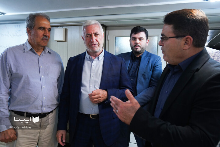 بازدید برزین ضرغامی از ستاد خبری نمایشگاه مجازی کتاب
