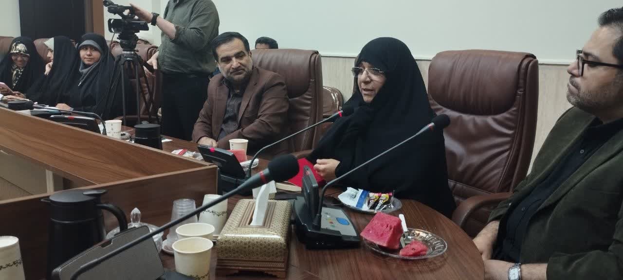 افروغ؛ کنشگری فعال در زمانه خویش