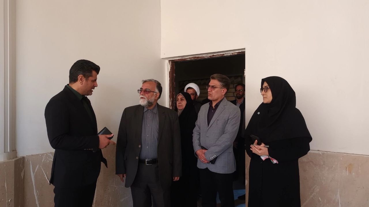 کتابخانه مرکزی خرمآباد به چرخه خدمت بازگشت/ مطالبه تکمیل فازهای ۲ و ۳