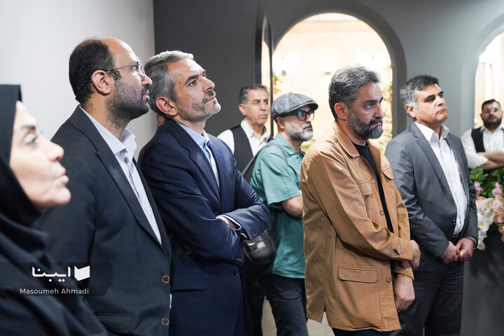 بازدید مهدی محمدی معاون حقوقی، امور مجلس و استان‌ها در وزارت فرهنگ از ستاد نمایشگاه مجازی کتاب