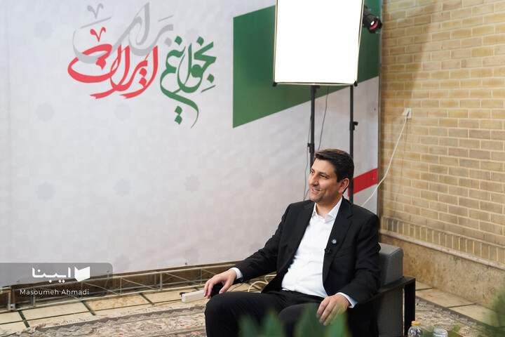 بازدید وزیر ارتباطات از نمایشگاه مجازی کتاب تهران