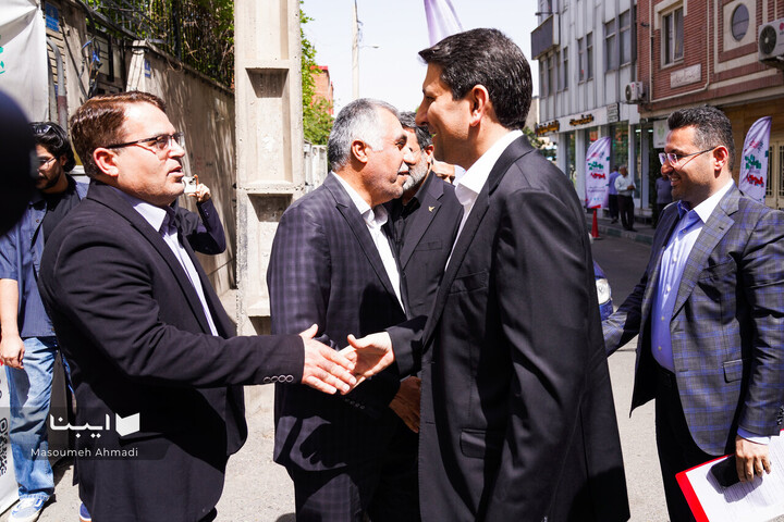 بازدید وزیر ارتباطات از نمایشگاه مجازی کتاب تهران