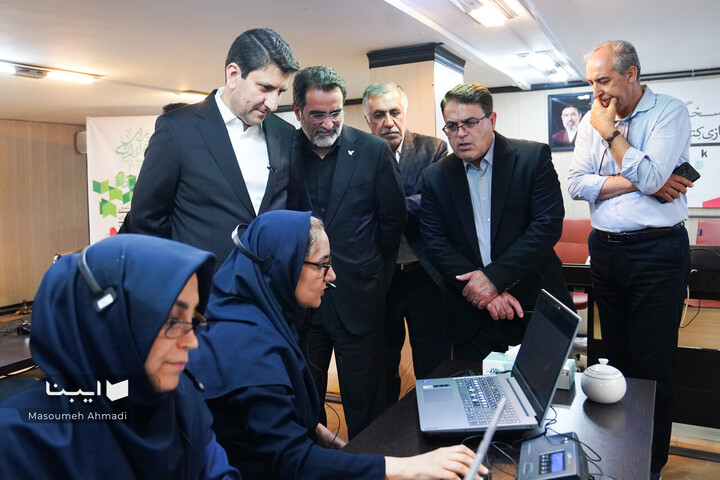 بازدید وزیر ارتباطات از نمایشگاه مجازی کتاب تهران