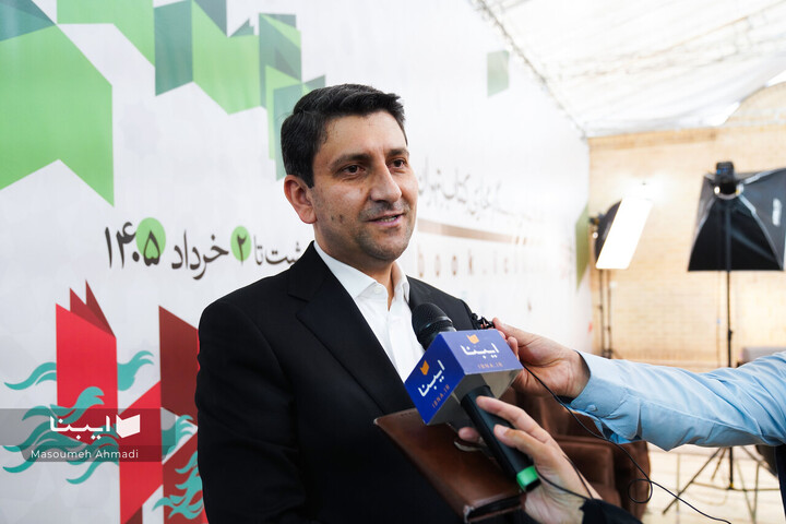 بازدید وزیر ارتباطات از نمایشگاه مجازی کتاب تهران