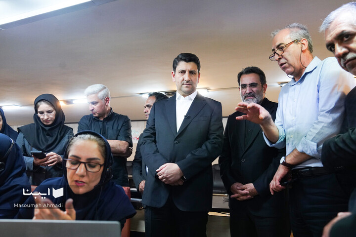 بازدید وزیر ارتباطات از نمایشگاه مجازی کتاب تهران