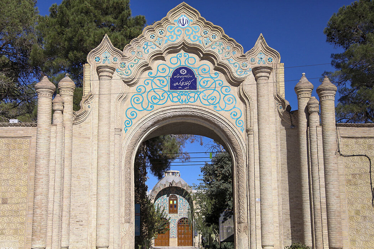 ضعف جدی شبکه توزیع کتاب در کرمان/ ناشران کرمانی قدرت ریسک ندارند