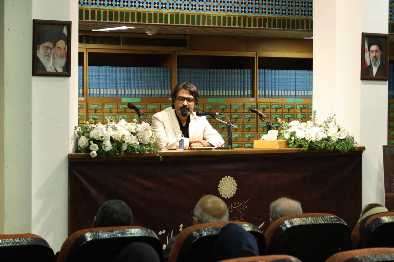 خالقی مطلق الگو و انگاره‌ای استثنایی و نادر در تحقیقات ایرانی است