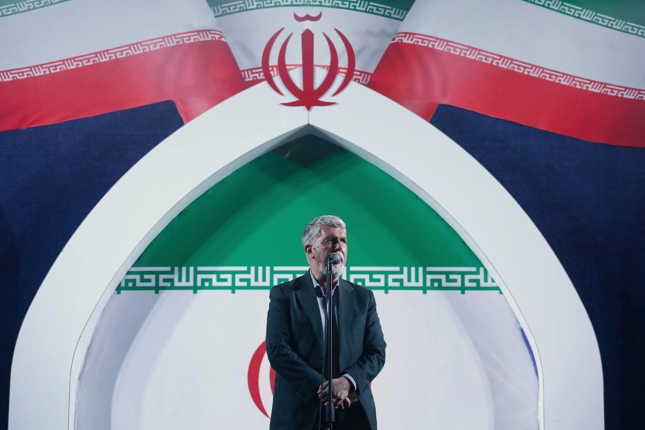 خیابان بعد از جنگ ۴۰ روزه رسانه جدید ایران شد