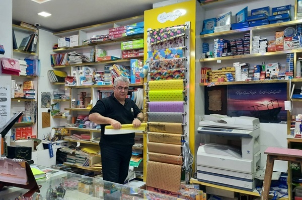 تلاش کتاب‌فروشی‌ها برای بقا در بام ایران