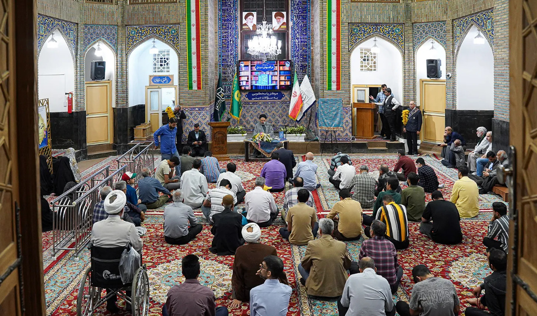 نخستین کتاب انتشارات انقلاباسلامی پس از شهادت رهبر شهید رونمایی شد