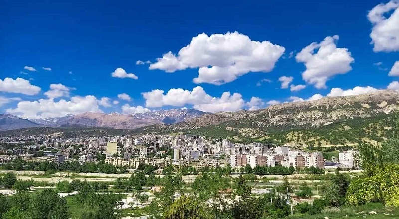 یاسوج، شهری با ۳ کتابفروشی/ ناشران از توزیع گفتند، کتابفروشان از هزینه‌ها