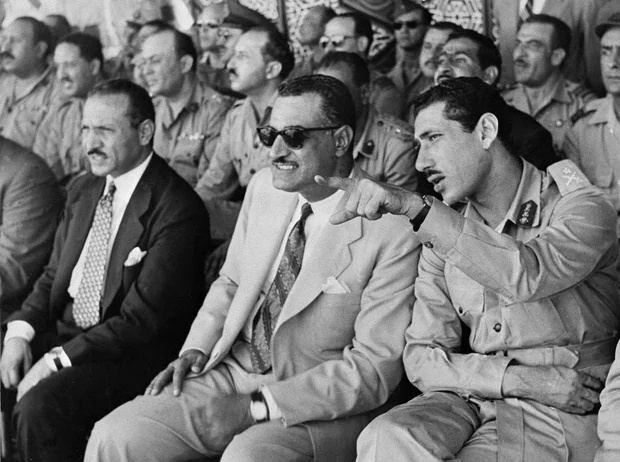 جاسوسی که خوره کتاب بود!