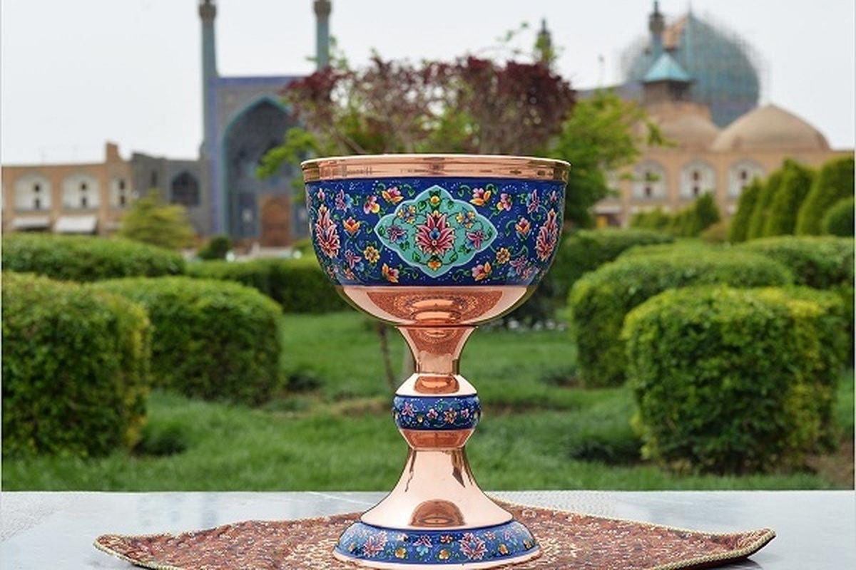 بازخوانی یک قرن صنایعدستی اصفهان در آینه اسناد بازخوانی یک قرن صنایعدستی اصفهان در آینه اسناد