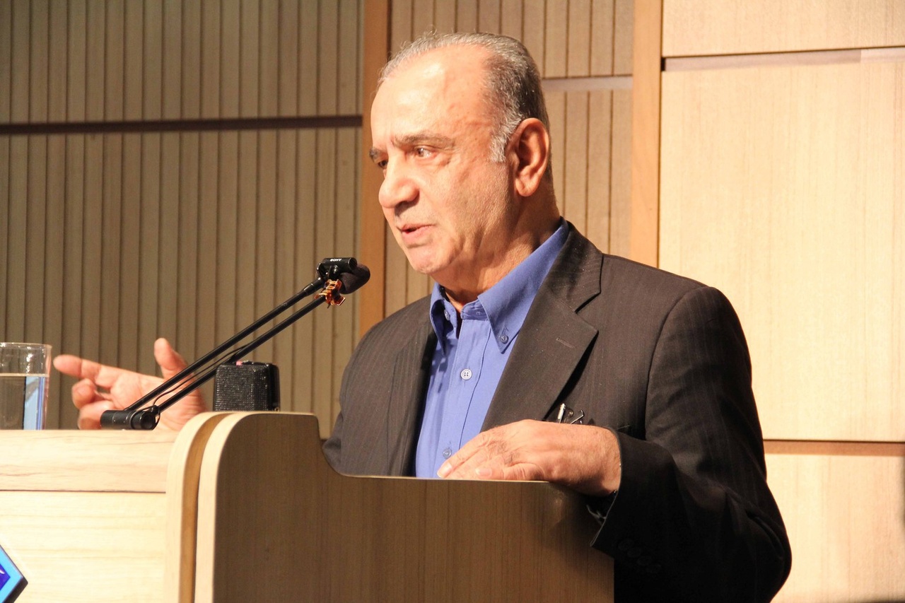 مجموعه شعرهای تقی پورنامداریان منتشر شد مجموعه شعرهای تقی پورنامداریان منتشر شد