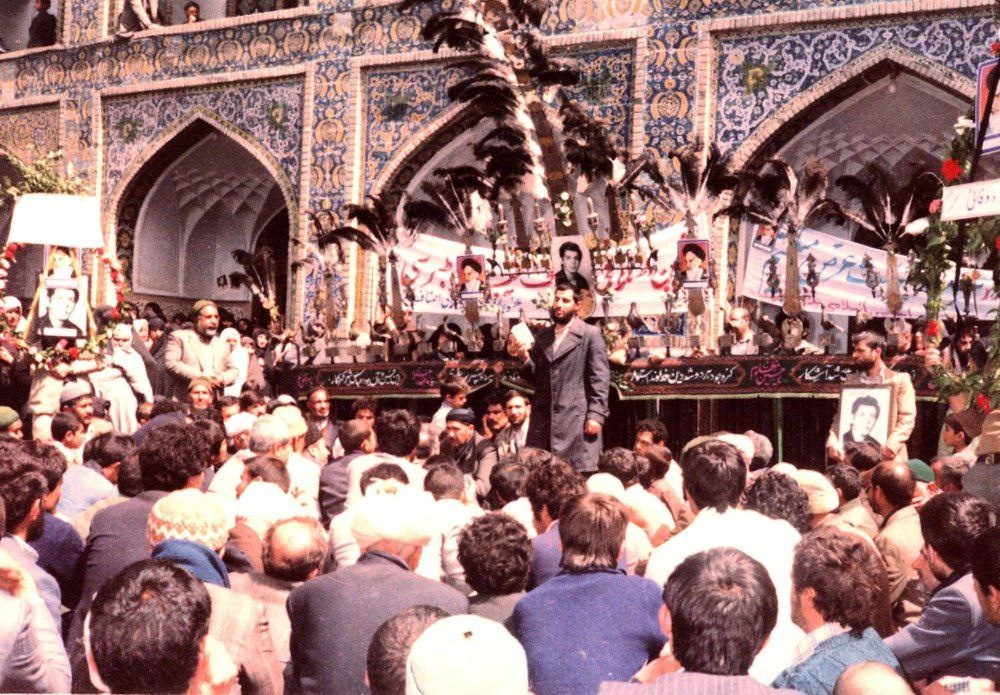 خراسان؛ خاستگاه شعر آیینی/ مروری بر آیینهای عزاداری دوره قاجار در حرم رضوی خراسان؛ خاستگاه شعر آیینی/ مروری بر آیینهای عزاداری دوره قاجار در حرم رضوی