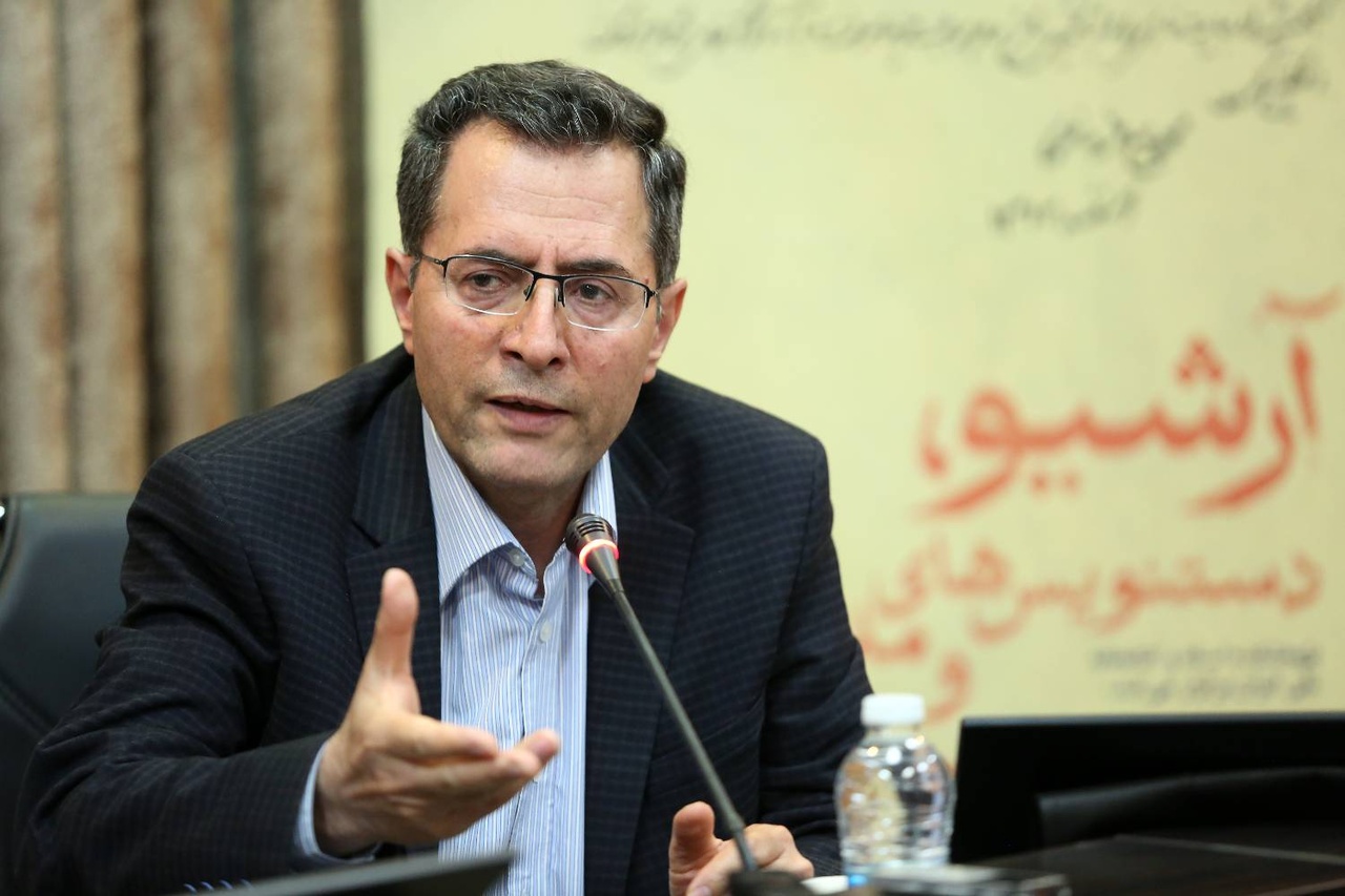 ضرورت بازگشت دست‌نویس‌های نوین به متن مطالعات آرشیوی