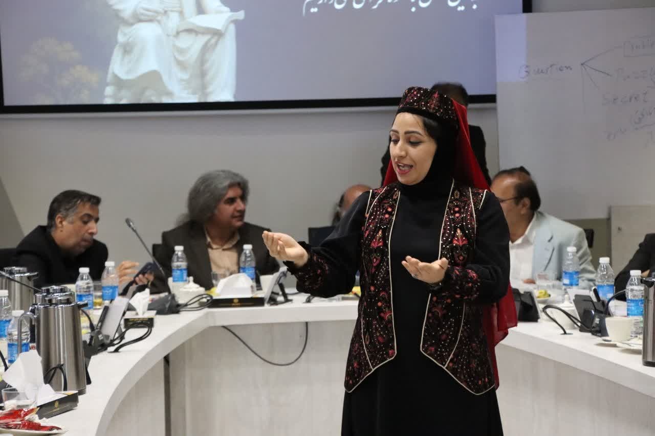 جامعه بیش از هر زمان دیگری به خرد و شادی نیاز دارد