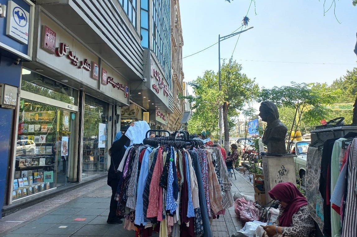 هزار ماجرا که پشت شیشهها صف کشیدهاند