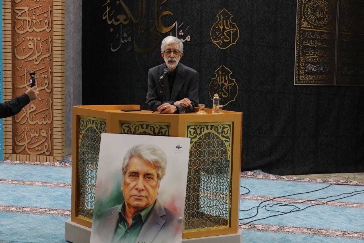 حداد عادل: از ویژگیهای ممتاز رضوی احترام عمیق به زبان فارسی بود حداد عادل: از ویژگیهای ممتاز رضوی احترام عمیق به زبان فارسی بود