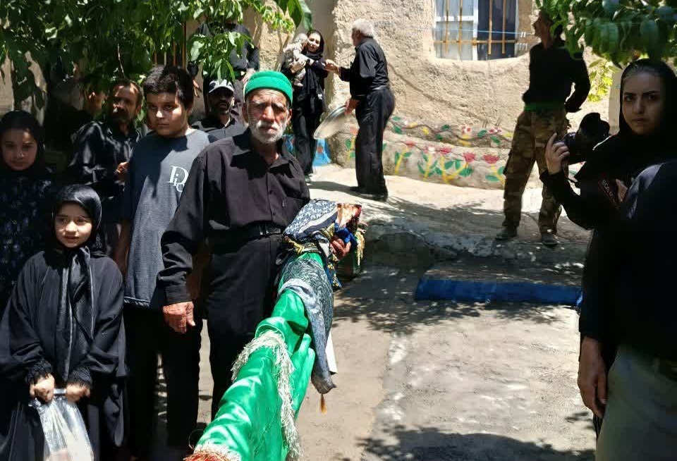 مروری بر آئین ۳۰۰ ساله علم گردانی هزاوه/ میراث ماندگاری از عشق به امام حسین(ع)
