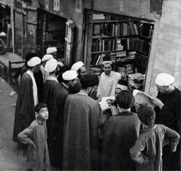 مردی که با کتاب پیر شد