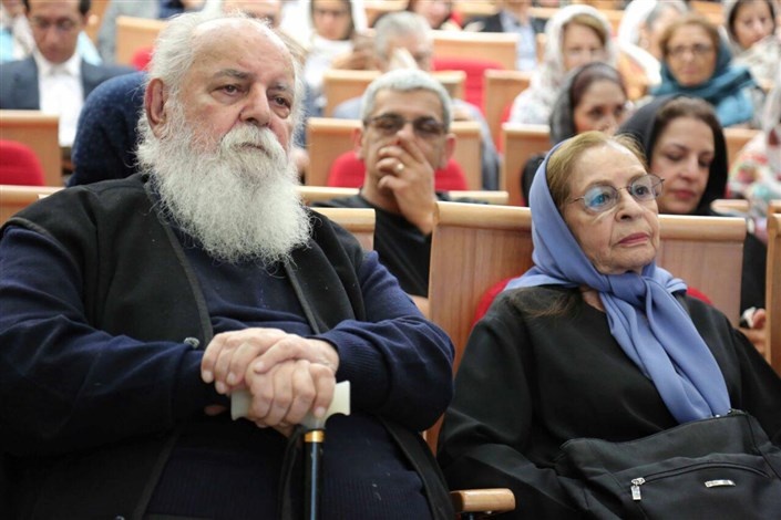 دو دفترچه شعری که رهبر شهید برای سایه فرستاد دو دفترچه شعری که رهبر شهید برای سایه فرستاد