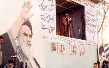 خصلت انقلابیگری به پدیده انقلاب تحرک و پویایی می‌بخشد