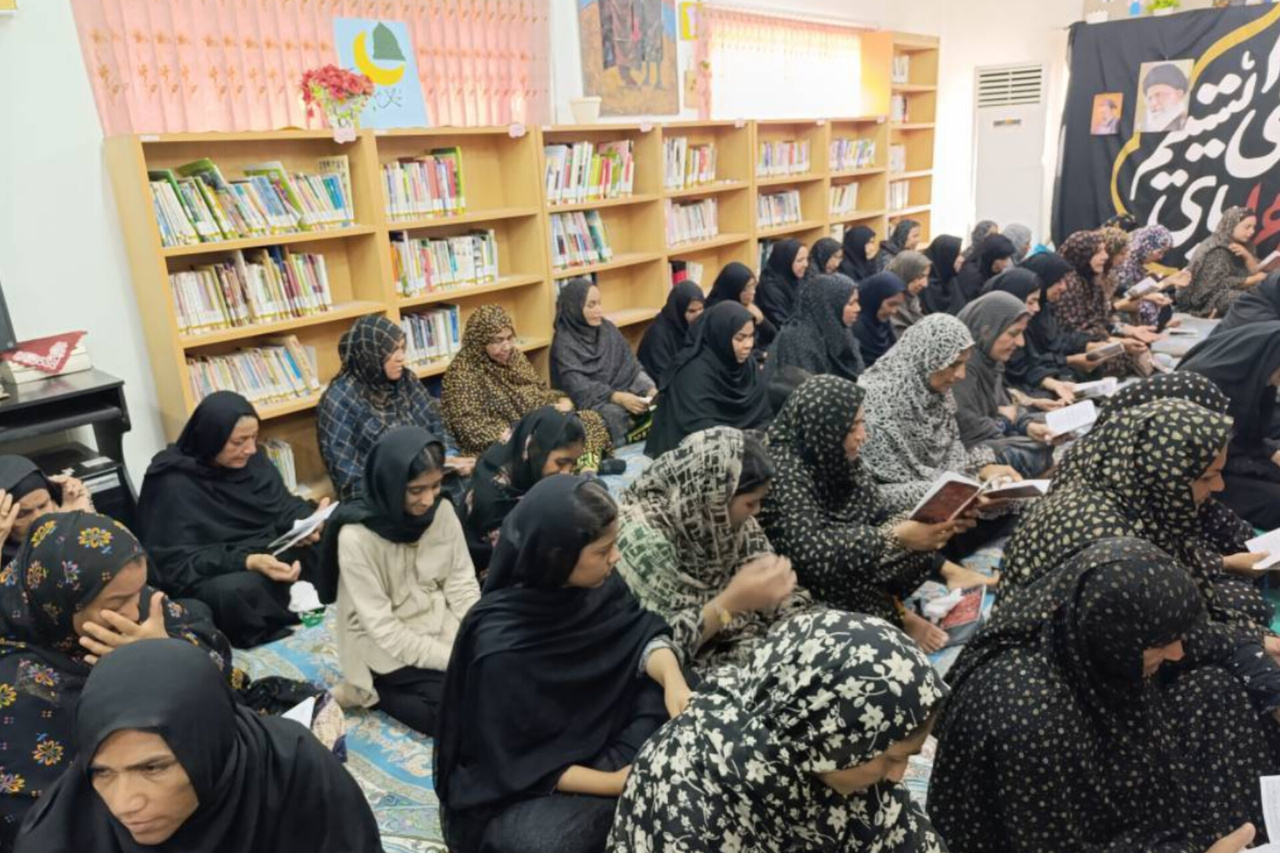 کتابخانه‌های داغدار هرمزگان با کتاب و قرآن، رهبر شهید را بدرقه کردند