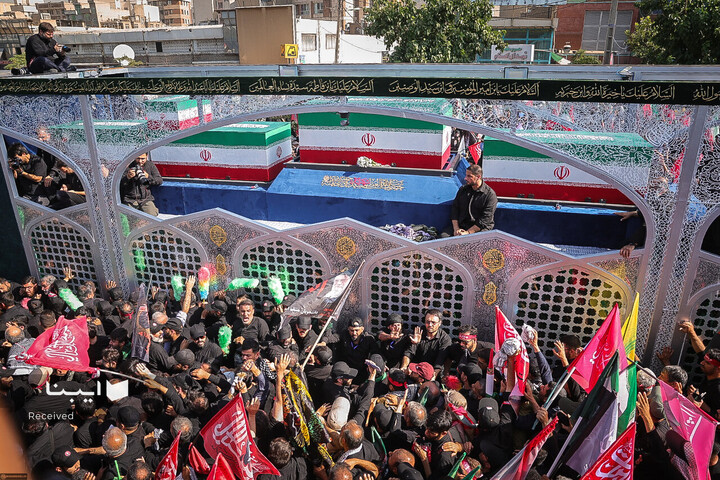 تشییع پیکر مطهر رهبر شهید انقلاب در تهران