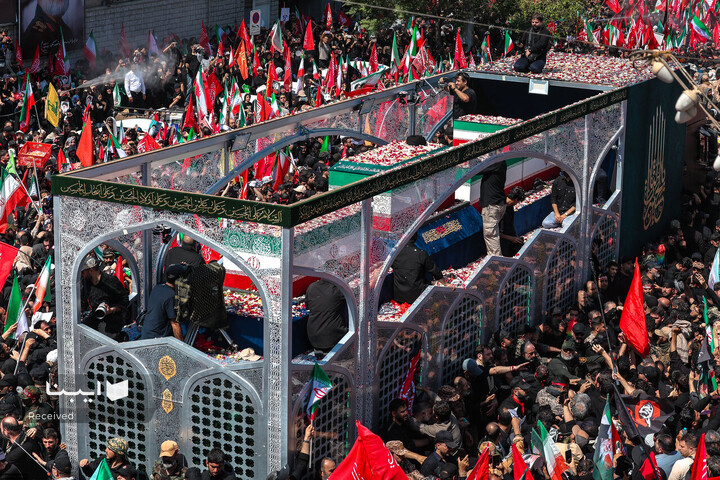 تشییع پیکر مطهر رهبر شهید انقلاب در تهران
