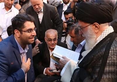 ما شاعران انقلاب پدر از دست دادیم